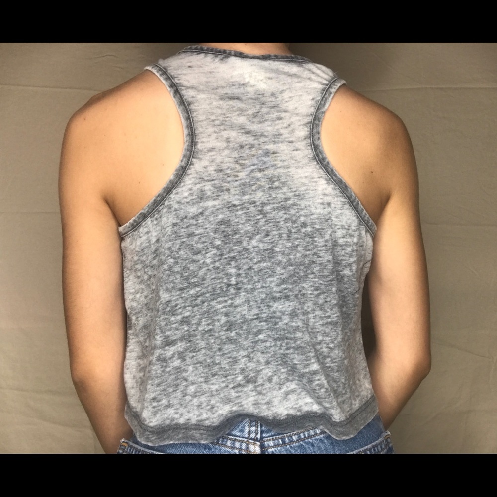 GRAY TANK TOP 👽👽 - Picture 3 of 3